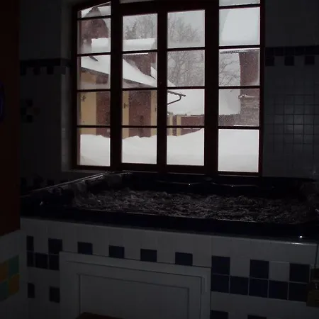 Svatý Tomáš *