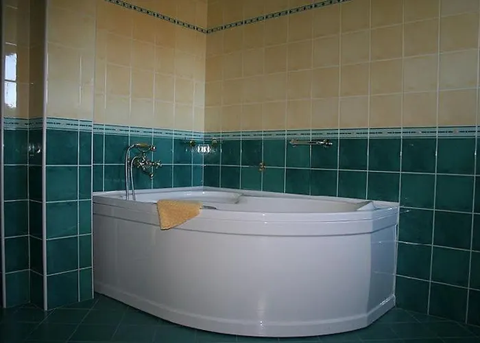 Svatý Tomáš *