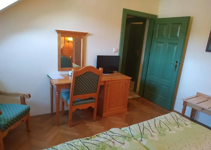 Svatý Tomáš *