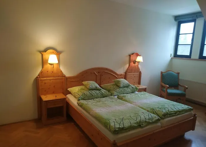Svatý Tomáš *